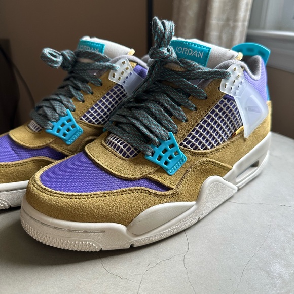 JORDAN DESERT MOSS 4s - Picture 2 of 9